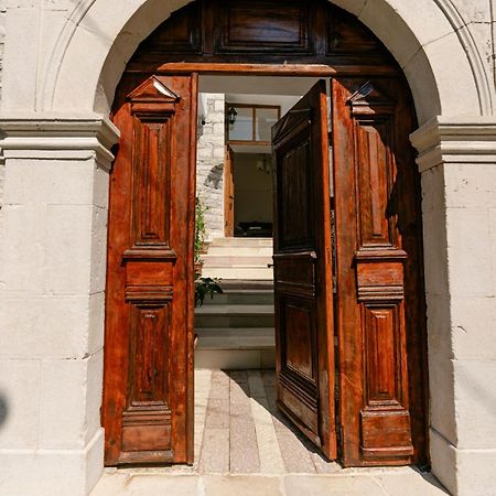Petrichor Hotel Gjirokastra Kültér fotó