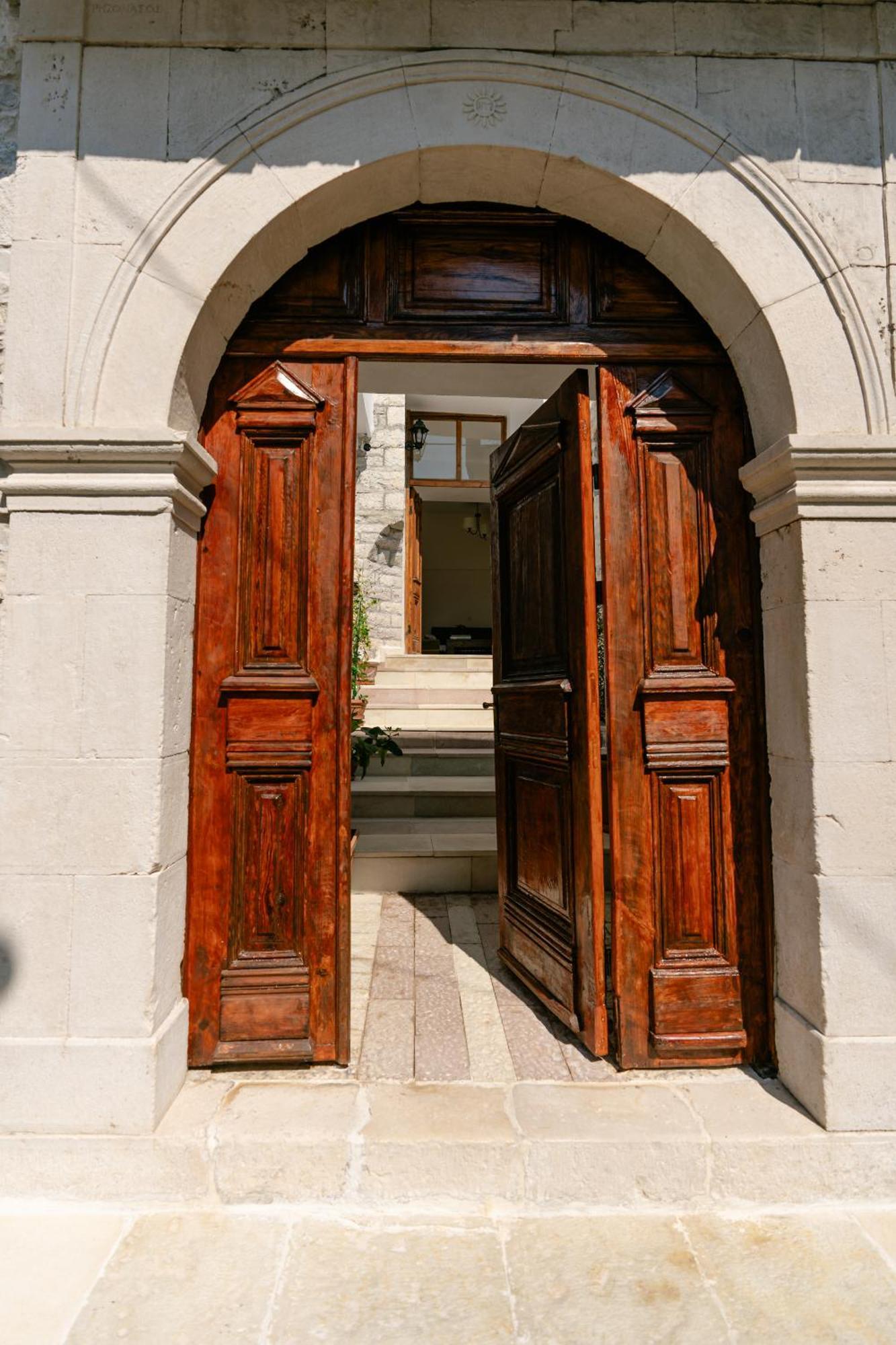 Petrichor Hotel Gjirokastra Kültér fotó