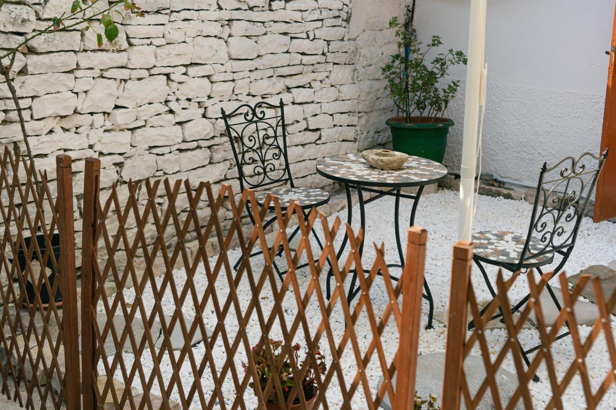 Petrichor Hotel Gjirokastra Kültér fotó