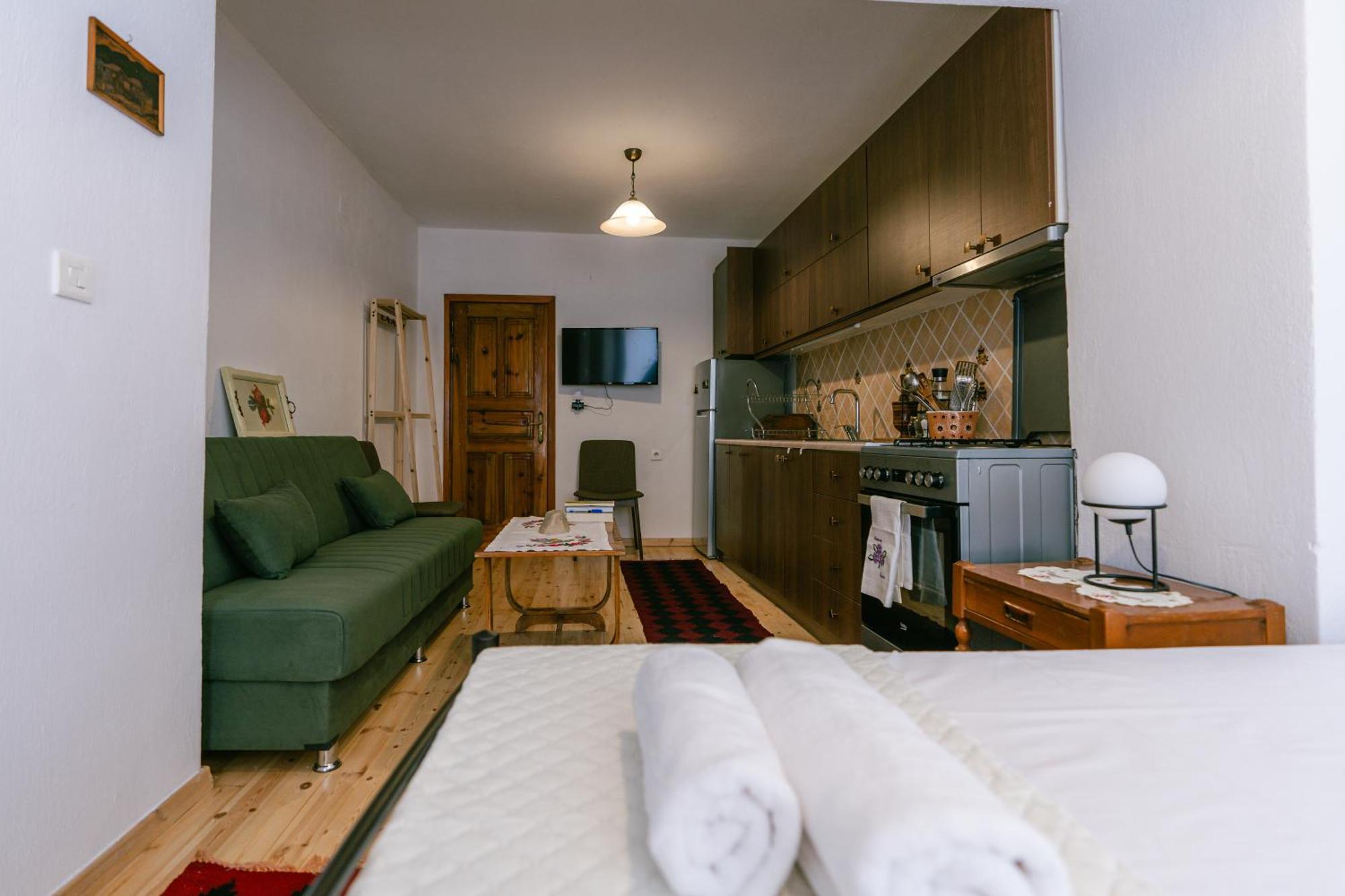 Petrichor Hotel Gjirokastra Kültér fotó