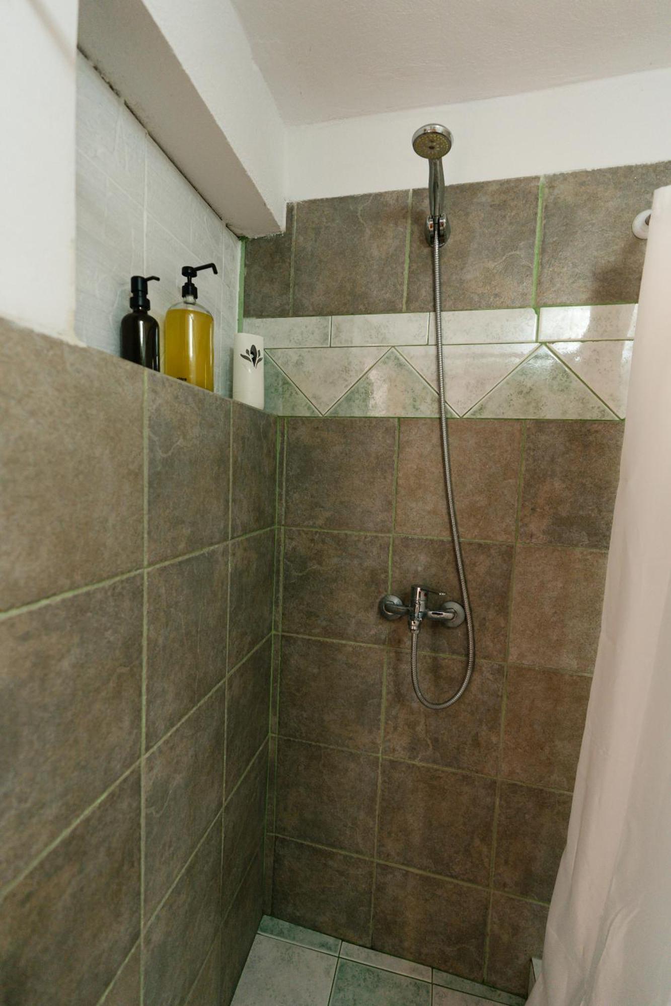 Petrichor Hotel Gjirokastra Szoba fotó