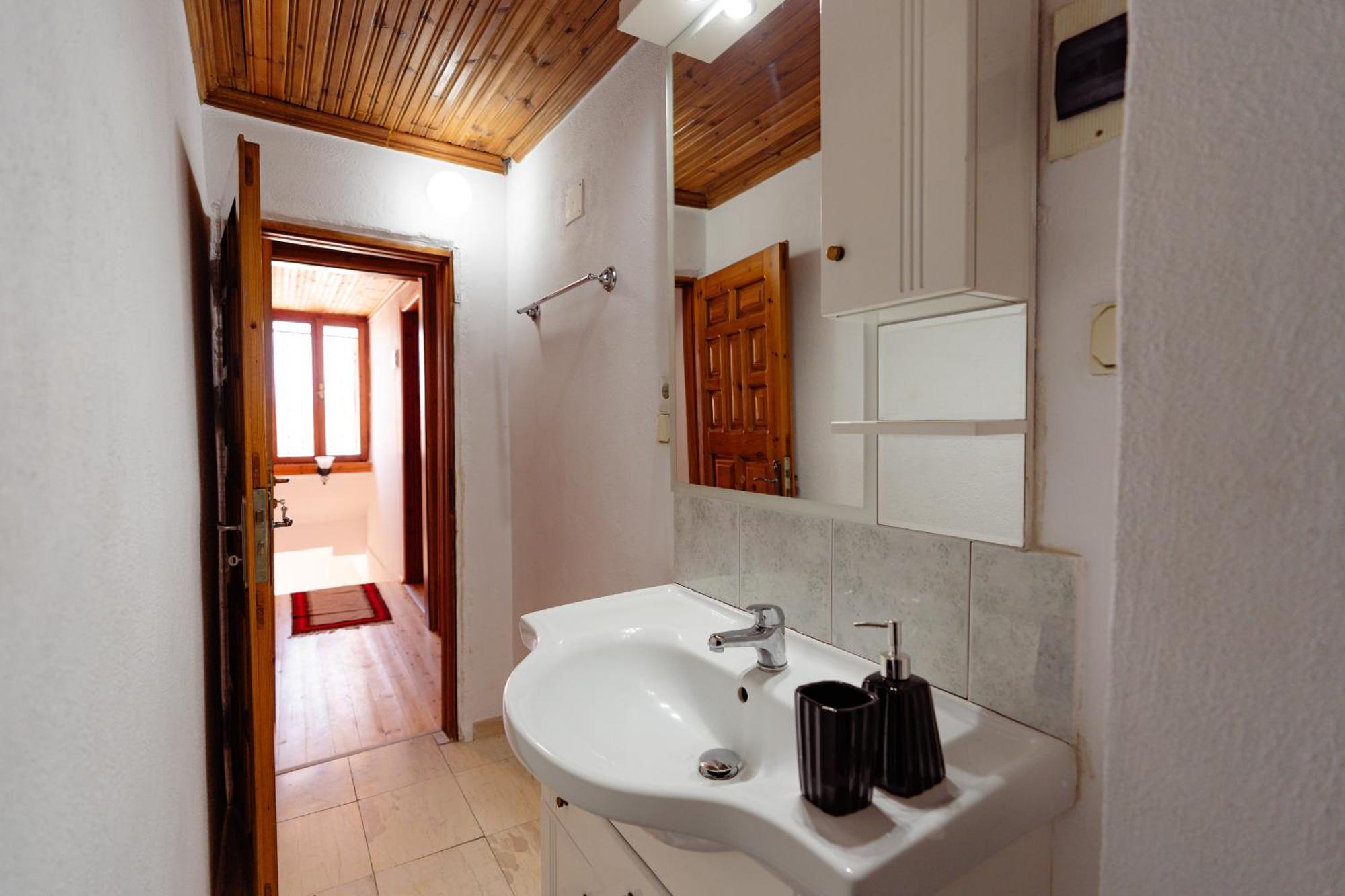 Petrichor Hotel Gjirokastra Kültér fotó