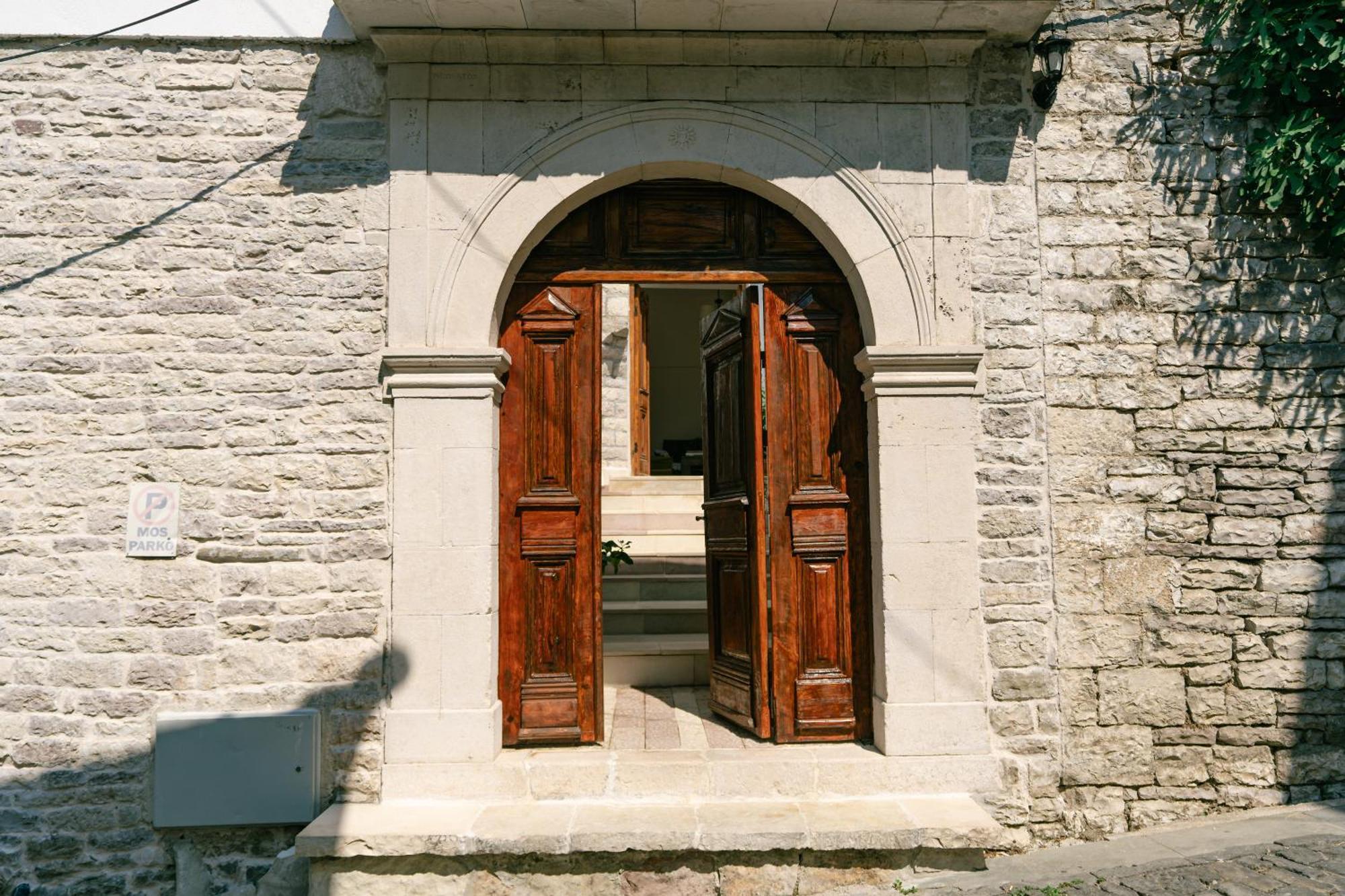 Petrichor Hotel Gjirokastra Kültér fotó