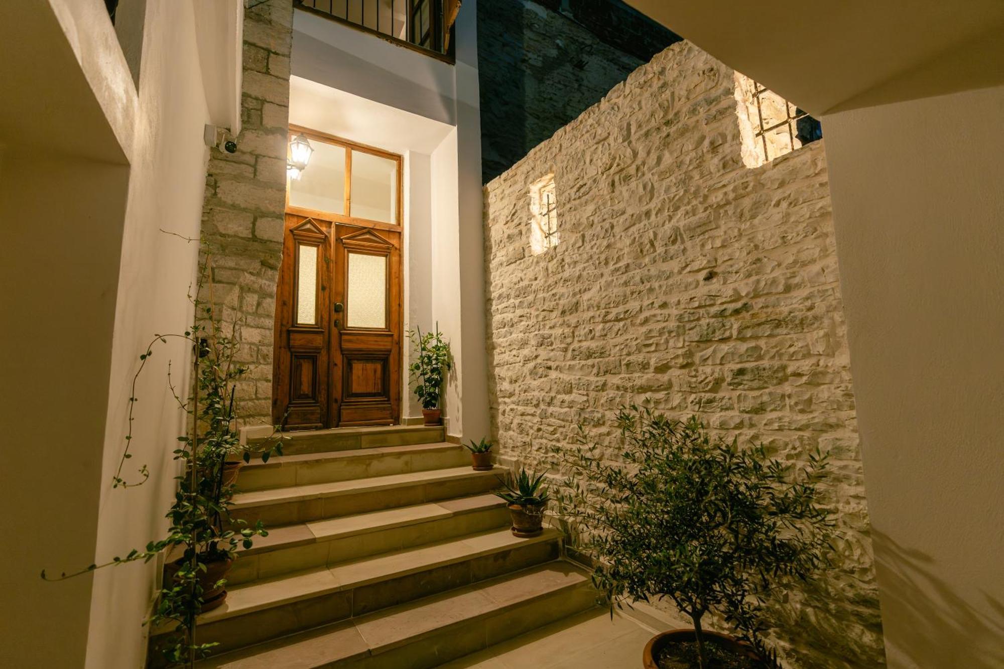 Petrichor Hotel Gjirokastra Kültér fotó